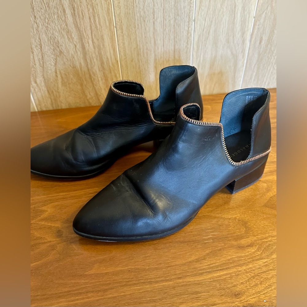 Halogen Piper Black Leather Ankle Booties with Gold Trim size 11